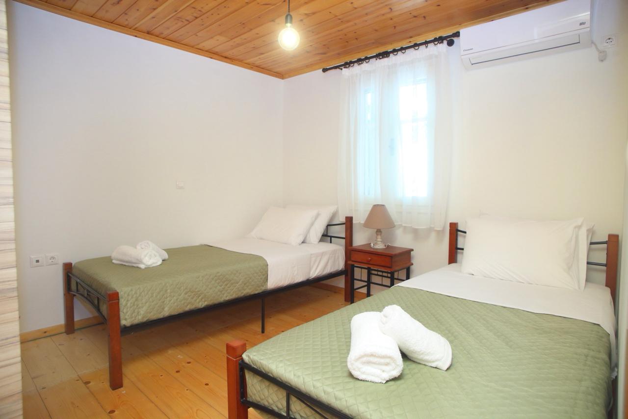 Villa 2 Interior