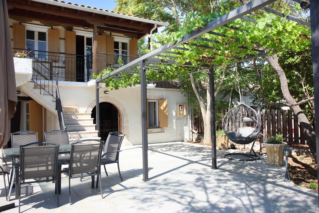 Villa 2 Interior
