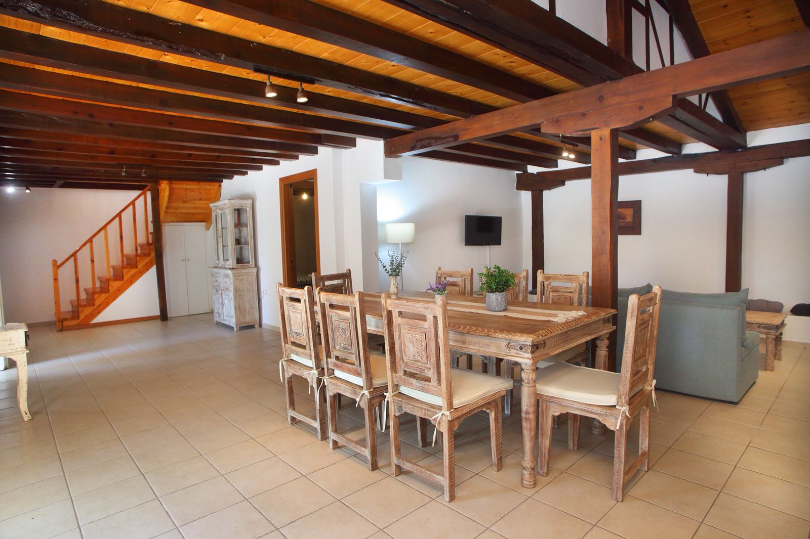 Villa 2 Interior